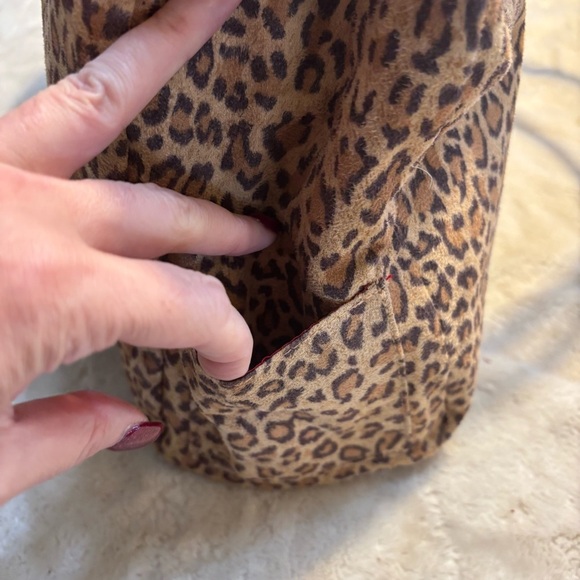 Neiman Marcus Tote Microfiber Suede Tan Brown Leopard Print Brown Handles Red - Picture 9 of 16
